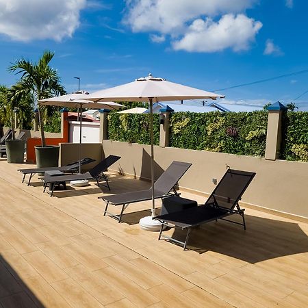 Evasion En Plein Coeur De La Ville T2 Jacuzzis Sauna Et Piscine Au Centre De Port-Louis Exteriör bild