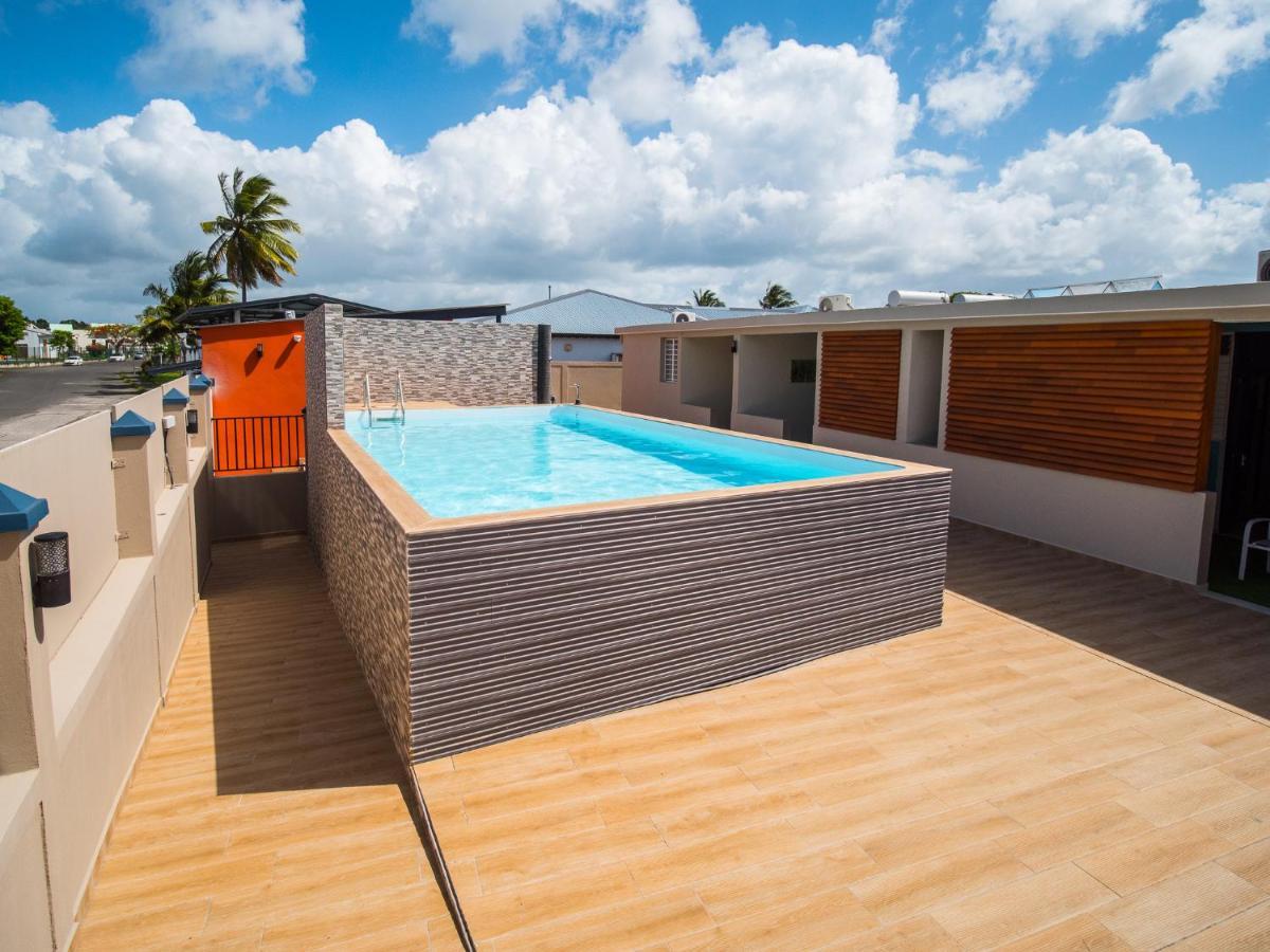 Evasion En Plein Coeur De La Ville T2 Jacuzzis Sauna Et Piscine Au Centre De Port-Louis Exteriör bild